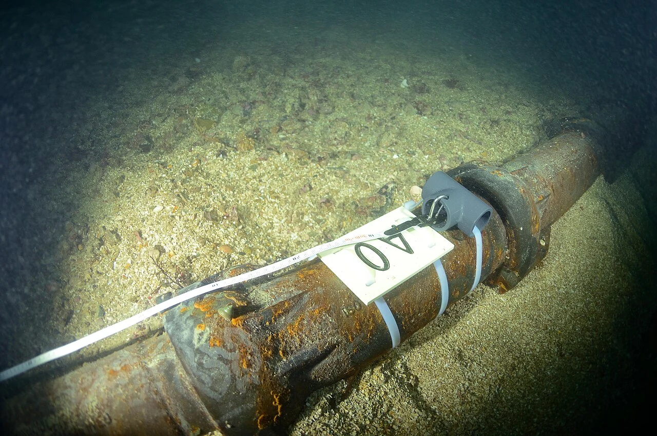 海床上的电缆接续结构与周围沉积物